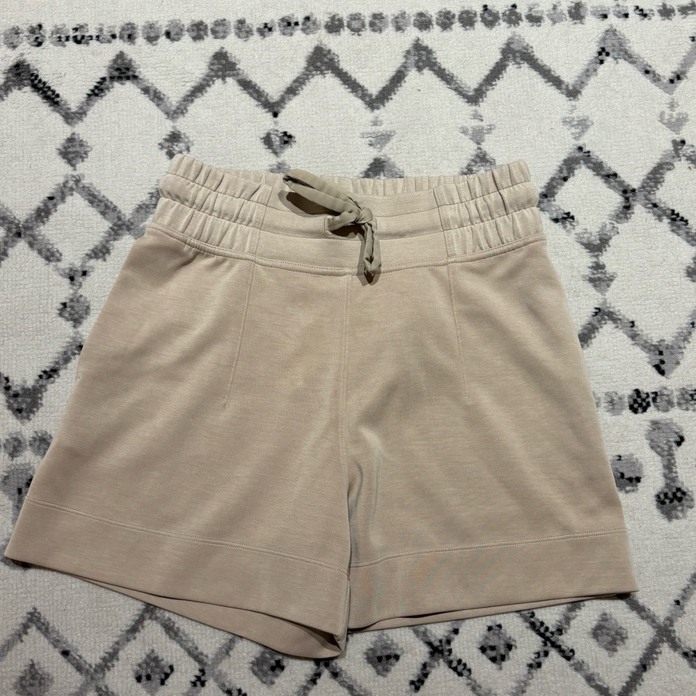 Lululemon Soft Ambitions High Rise Short Size 4